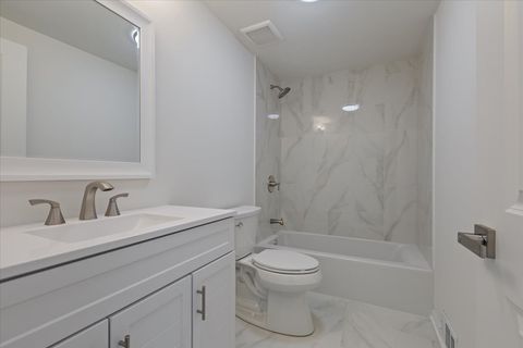 Tiny photo for 6745 N Saint Louis Avenue, Lincolnwood, IL 60712 (MLS # 12597158)