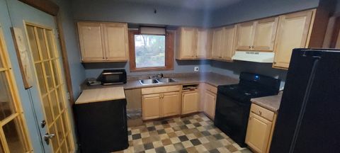 Tiny photo for 1312 PERSHING Avenue, Davenport, IA 52803 (MLS # 12640371)