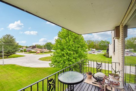 Tiny photo for 12809 Carriage Lane #12, Crestwood, IL 60418 (MLS # 12641613)