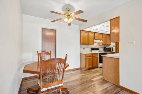 Tiny photo for 12809 Carriage Lane #12, Crestwood, IL 60418 (MLS # 12641613)
