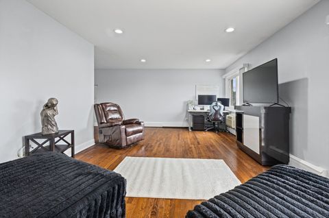 Tiny photo for 9460 Dee Road #2H, Des Plaines, IL 60016 (MLS # 12598667)