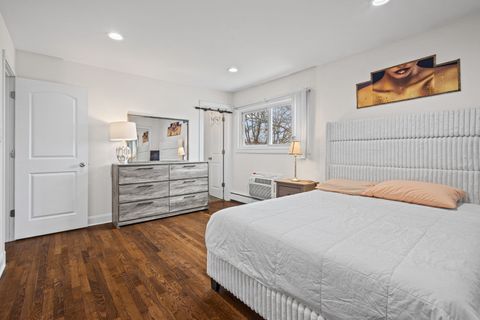 Tiny photo for 9460 Dee Road #2H, Des Plaines, IL 60016 (MLS # 12598667)