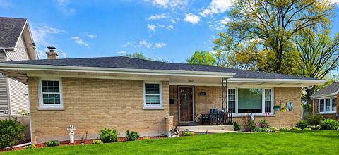 Photo of 1101 E Washington Boulevard, Lombard, IL 60148 (MLS # 12628138)