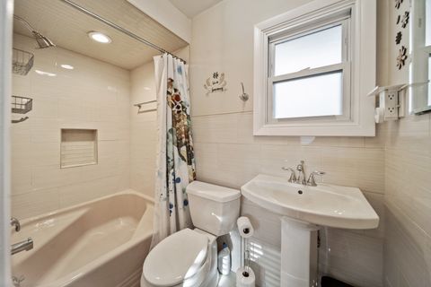 Tiny photo for 1101 E Washington Boulevard, Lombard, IL 60148 (MLS # 12628138)