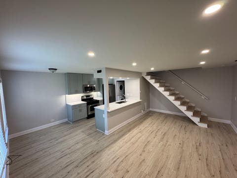 Tiny photo for 728 E Old Willow Road #104B, Prospect Heights, IL 60070 (MLS # 12663281)
