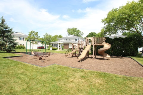 Tiny photo for 728 E Old Willow Road #104B, Prospect Heights, IL 60070 (MLS # 12663281)