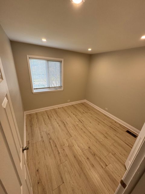 Tiny photo for 728 E Old Willow Road #104B, Prospect Heights, IL 60070 (MLS # 12663281)