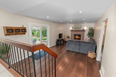 Tiny photo for 1211 Parliament Court, Libertyville, IL 60048 (MLS # 12521934)