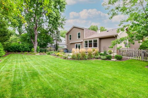 Tiny photo for 1211 Parliament Court, Libertyville, IL 60048 (MLS # 12521934)