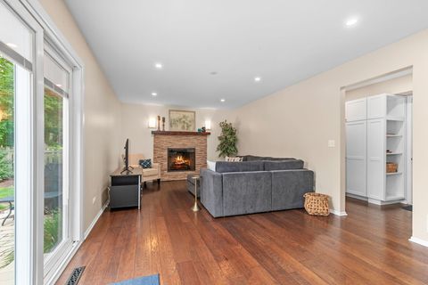 Tiny photo for 1211 Parliament Court, Libertyville, IL 60048 (MLS # 12521934)