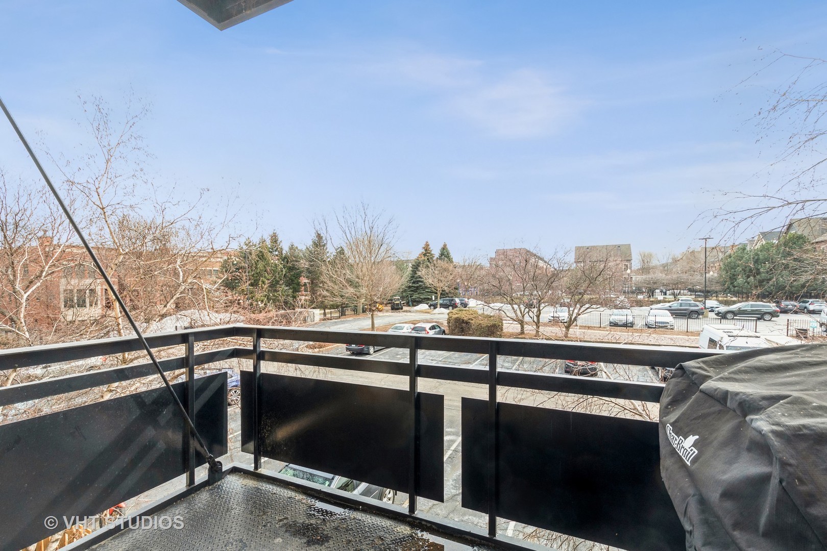 1735 W Diversey Parkway 304