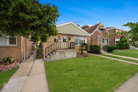 Photo of 6741 S Komensky Avenue, Chicago, IL 60629 (MLS # 12721788)