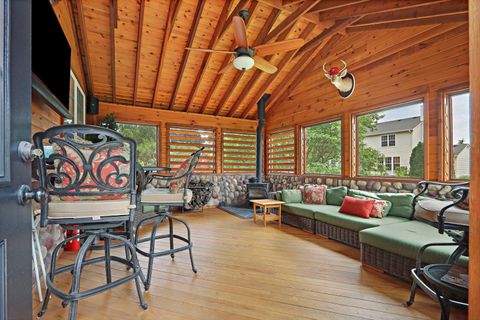 Tiny photo for 350 Kestrel Lane, Lindenhurst, IL 60046 (MLS # 12654701)