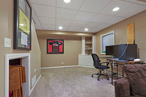 Tiny photo for 350 Kestrel Lane, Lindenhurst, IL 60046 (MLS # 12654701)