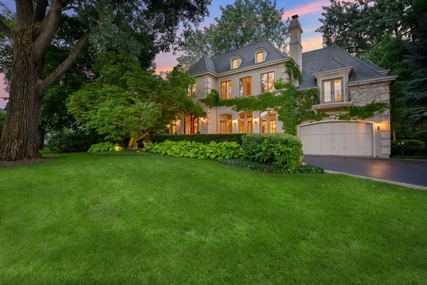 887 CRESCENT BLVD, GLEN ELLYN, IL 60137 - Image 2b9e50e8c194866ceba6c642d88e6211/2332373997