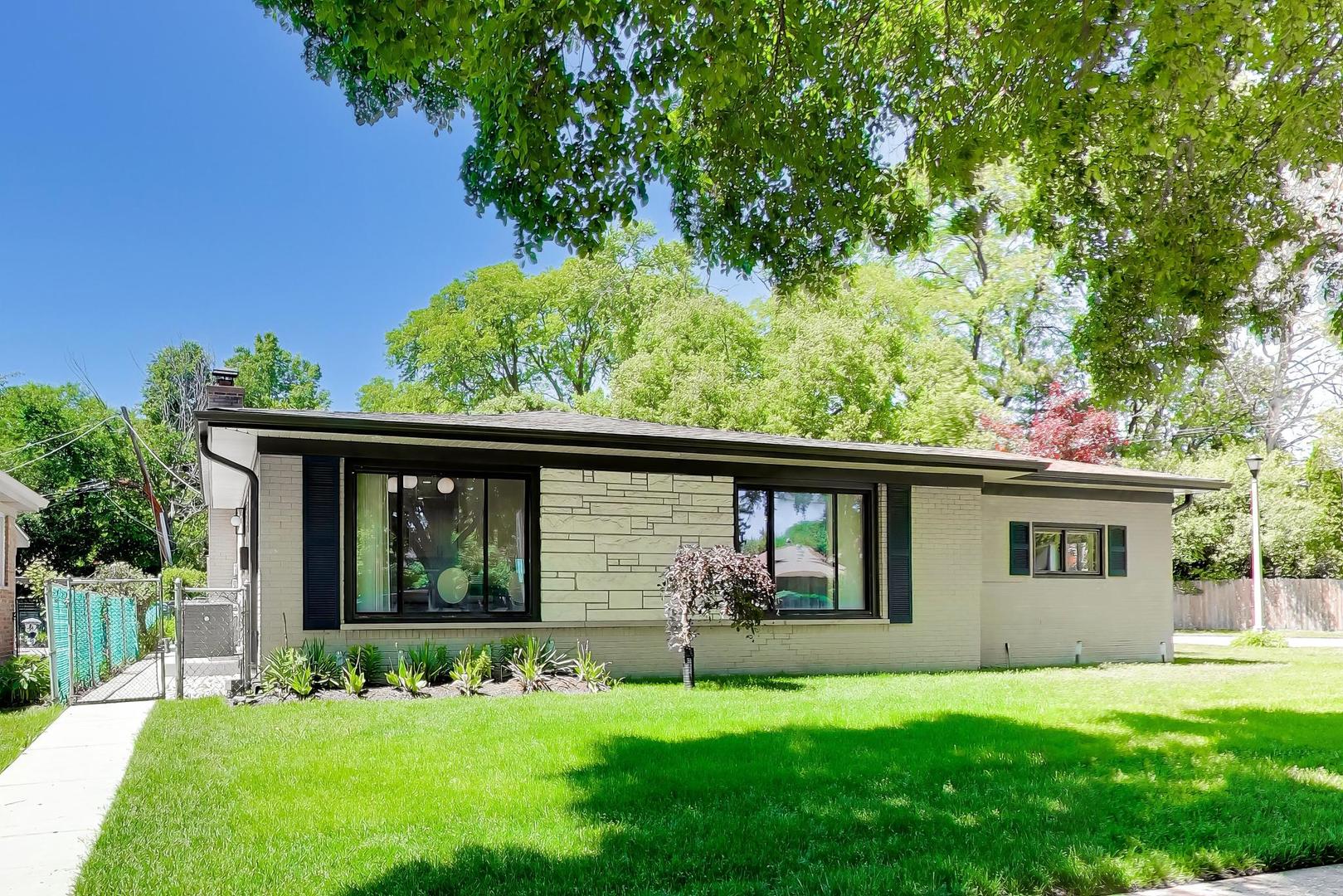 8864 E Prairie Road