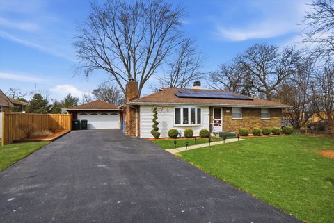 Photo of 8132 S 83rd Court, Justice, IL 60458 (MLS # 12591154)