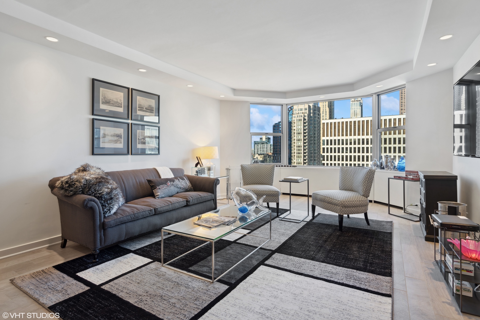 535 N MICHIGAN Avenue 3014