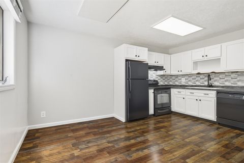 Tiny photo for 1916 Tracy Drive #26, Bloomington, IL 61704 (MLS # 12470873)