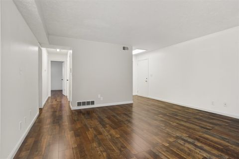 Tiny photo for 1916 Tracy Drive #26, Bloomington, IL 61704 (MLS # 12470873)