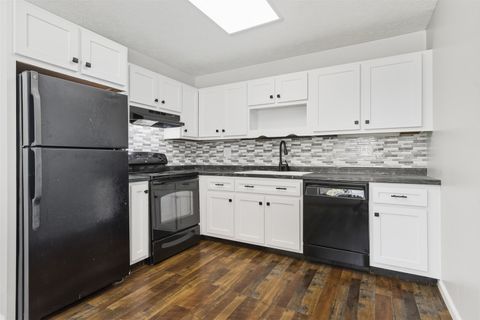 Tiny photo for 1916 Tracy Drive #26, Bloomington, IL 61704 (MLS # 12470873)