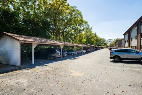 Tiny photo for 1916 Tracy Drive #26, Bloomington, IL 61704 (MLS # 12470873)