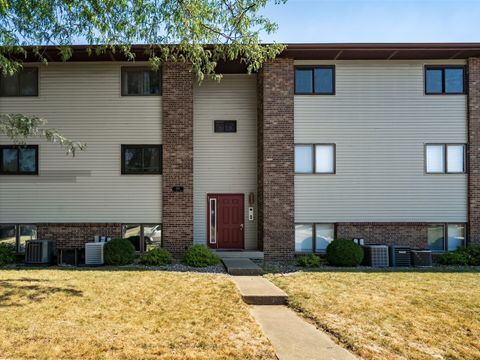 Photo of 1916 Tracy Drive #26, Bloomington, IL 61704 (MLS # 12470873)