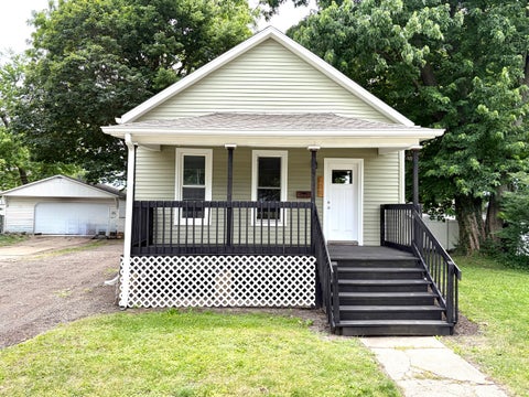 Photo of 809 Douglas Street, Bloomington, IL 61701 (MLS # 12666889)
