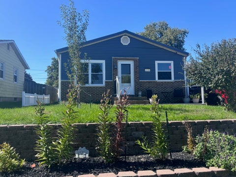 Photo of 2130 N Fairmount Street, Davenport, IA 52804 (MLS # 12775713)