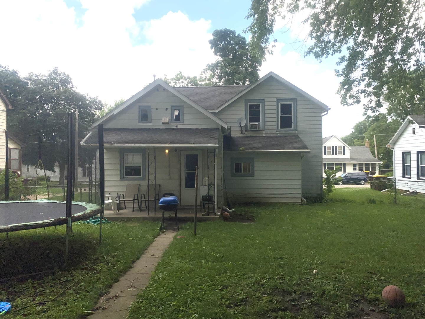 827 E Garden Street