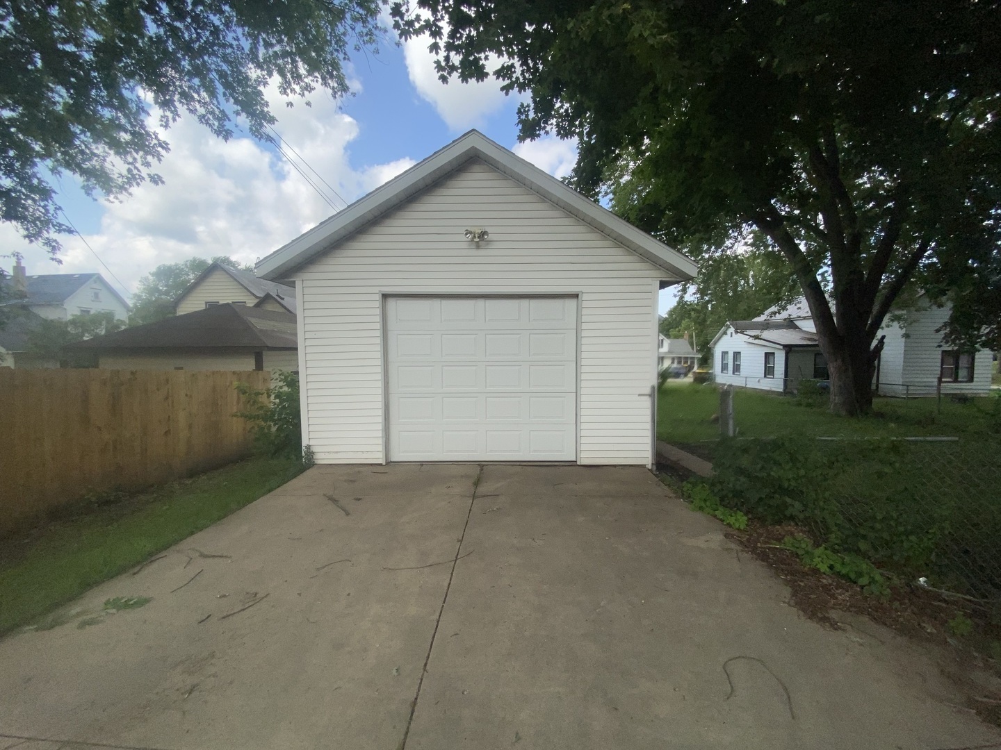 827 E Garden Street