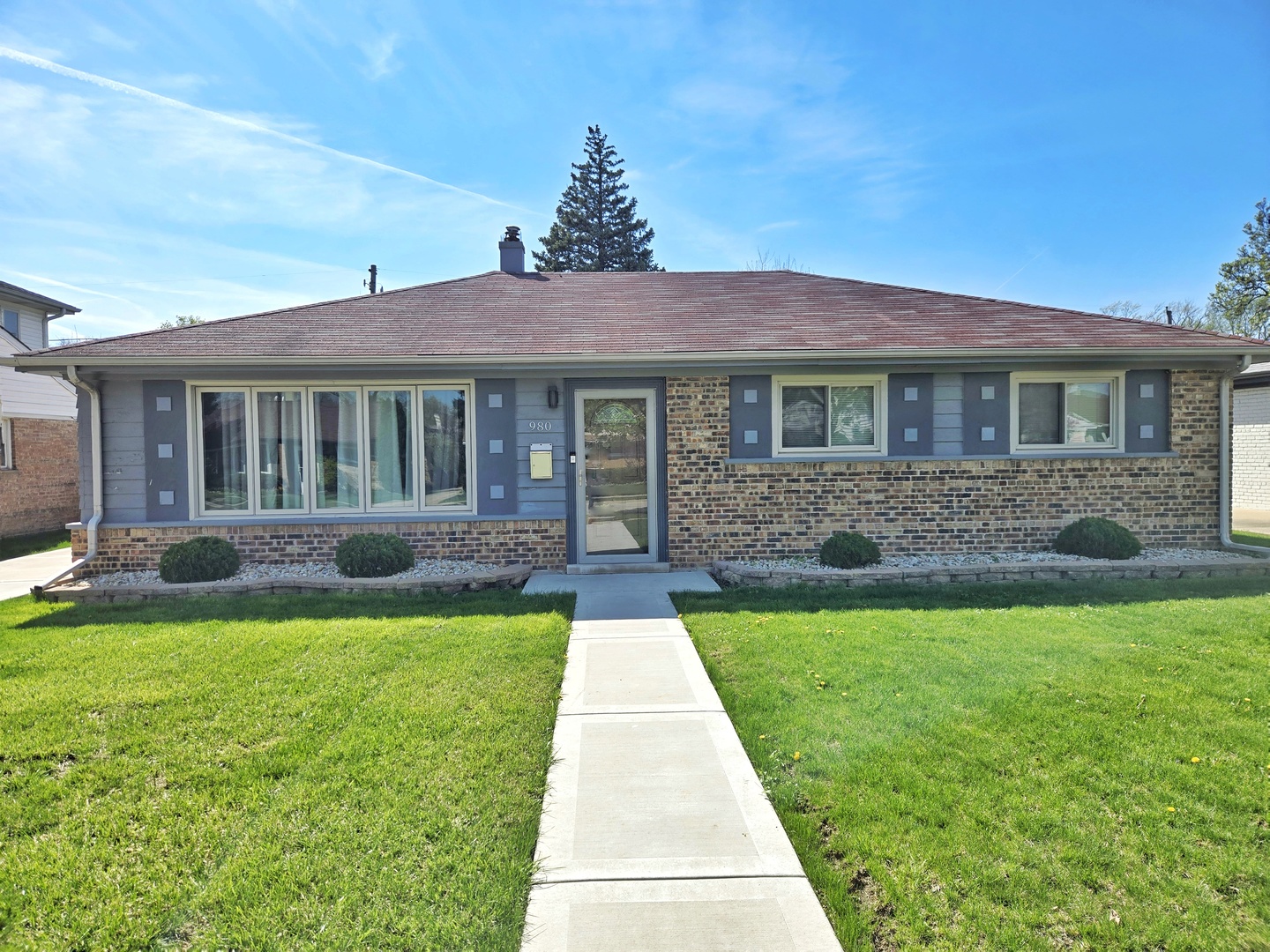 980 W Grant Drive