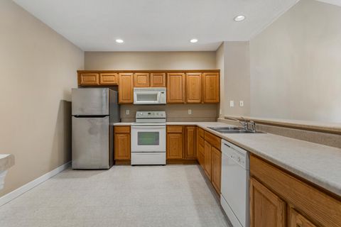 Tiny photo for 3828 Thornhill Circle #3828, Champaign, IL 61822 (MLS # 12486911)