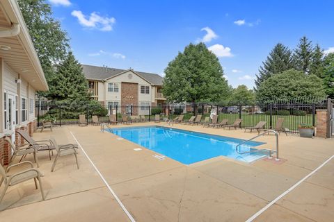 Tiny photo for 3828 Thornhill Circle #3828, Champaign, IL 61822 (MLS # 12486911)