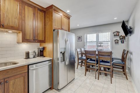 Tiny photo for 4209 Kolze Avenue #2S, Schiller Park, IL 60176 (MLS # 12612874)