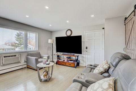 Tiny photo for 4209 Kolze Avenue #2S, Schiller Park, IL 60176 (MLS # 12612874)