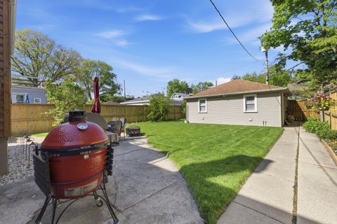 Tiny photo for 5430 N Lamon Avenue, Chicago, IL 60630 (MLS # 12629291)