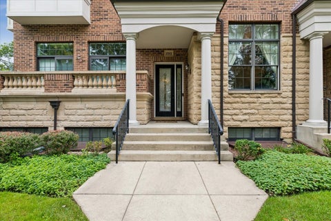 Tiny photo for 195 N Hickory Avenue, Arlington Heights, IL 60004 (MLS # 12763592)