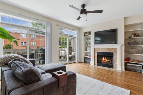 Tiny photo for 195 N Hickory Avenue, Arlington Heights, IL 60004 (MLS # 12763592)