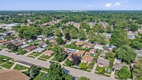 Tiny photo for 2607 Mayfair Avenue, Westchester, IL 60154 (MLS # 12744107)