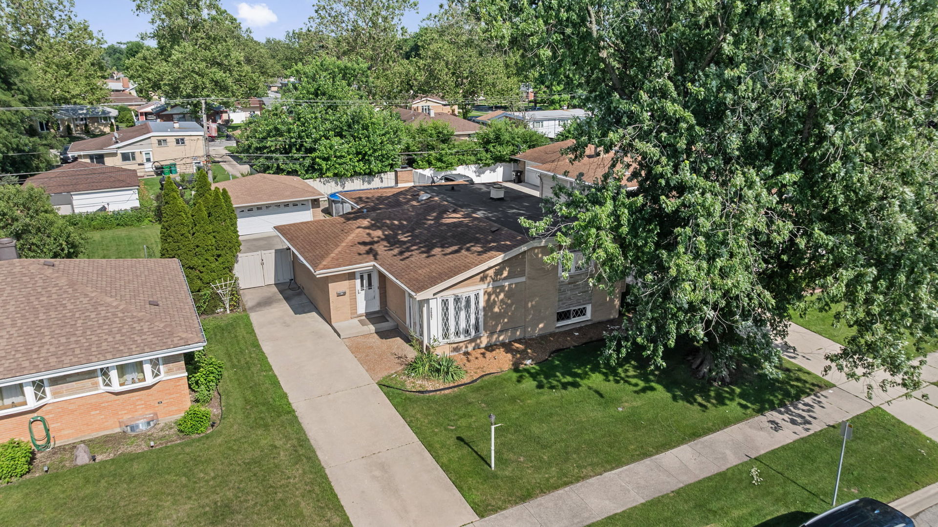 2607 Mayfair Avenue