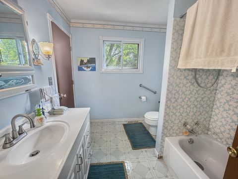 Tiny photo for 59 Chestnut Circle, Lindenhurst, IL 60046 (MLS # 12454092)