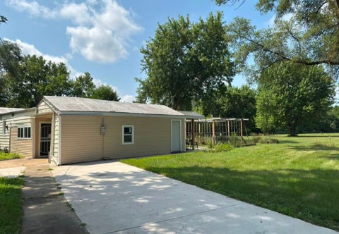 Photo of 800 Lavern Avenue, Machesney Park, IL 61115 (MLS # 12739680)