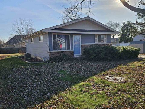 Tiny photo for 302 Marteeny, Mt Vernon, IL 62864 (MLS # 100000245)