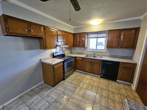 Tiny photo for 302 Marteeny, Mt Vernon, IL 62864 (MLS # 100000245)