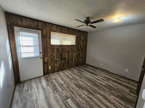 Tiny photo for 302 Marteeny, Mt Vernon, IL 62864 (MLS # 100000245)