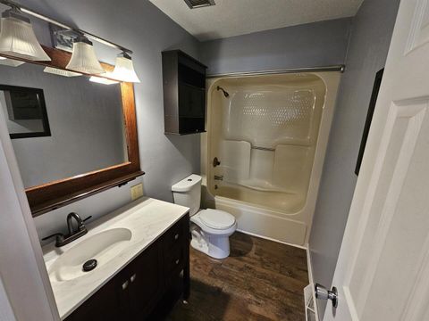 Tiny photo for 302 Marteeny, Mt Vernon, IL 62864 (MLS # 100000245)