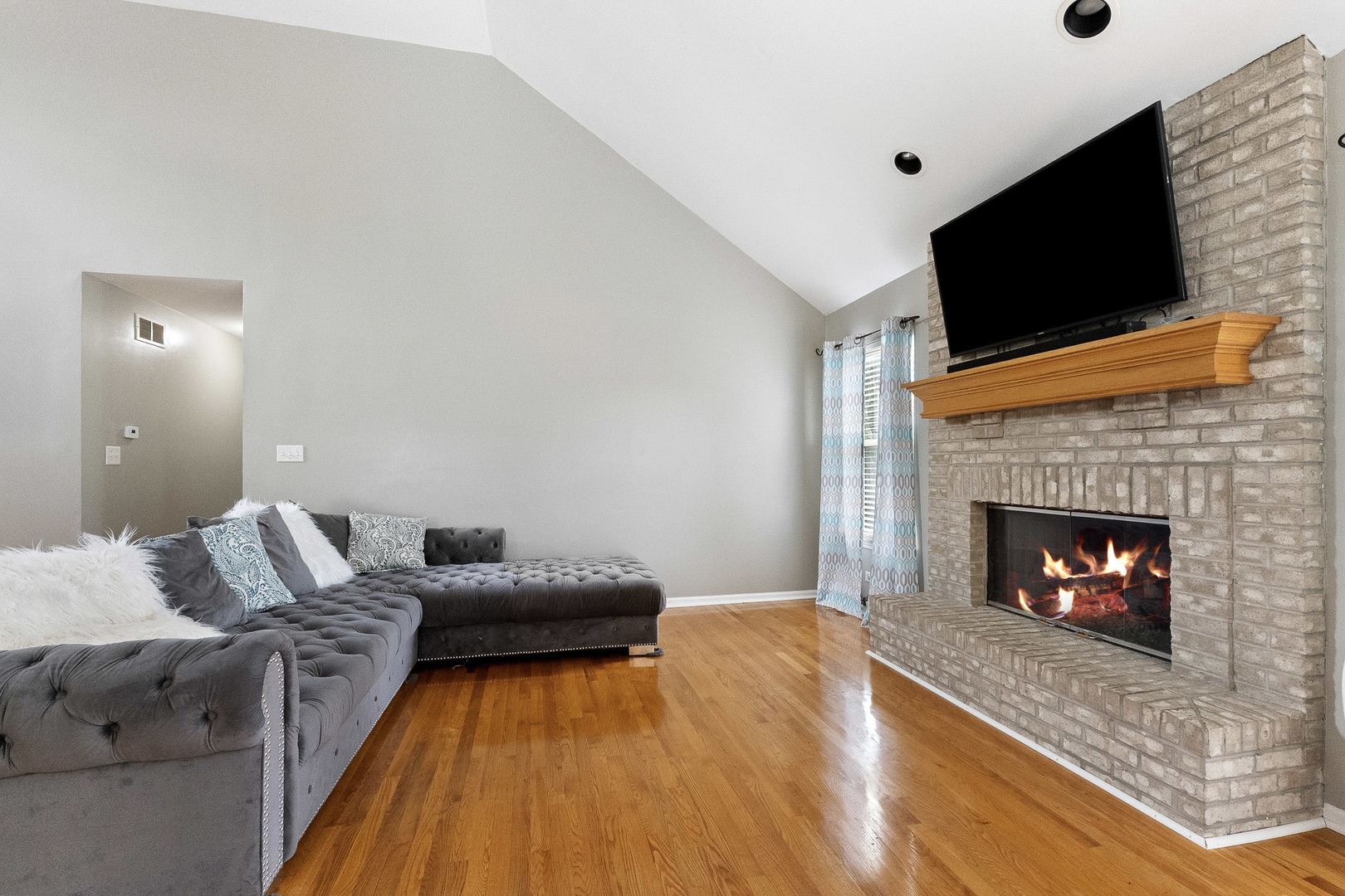 25548 W Gateway Circle