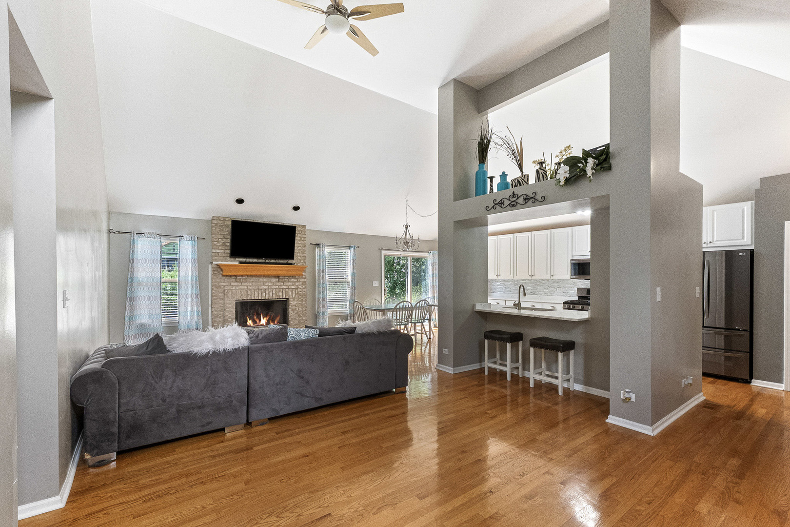 25548 W Gateway Circle