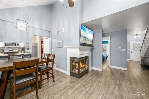 Tiny photo for 1325 Gloucester Circle, Carol Stream, IL 60188 (MLS # 12588298)